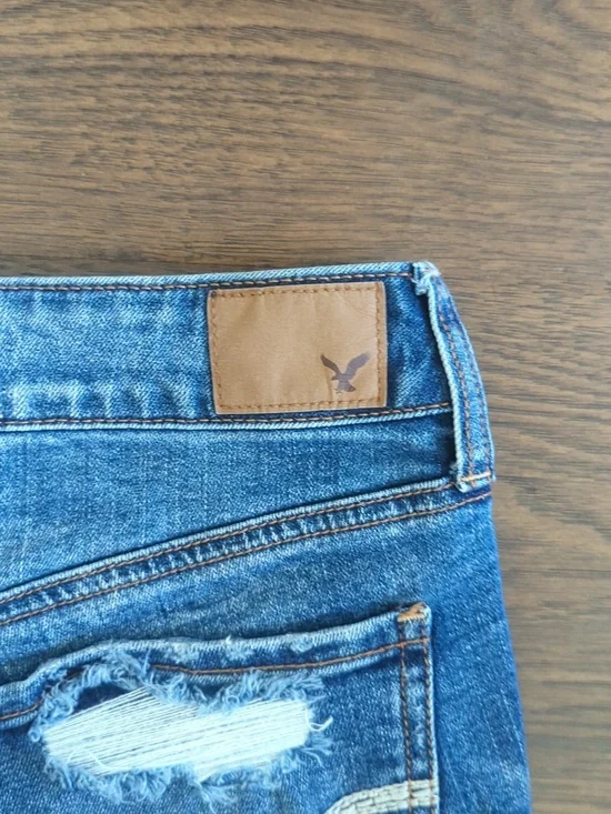 American Eagle Jean Shorts Tomgirl Stretch Size 2 - Size 6 Distressed - Picture 8 of 12